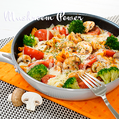 フライパン1つ！マッシュルームと鶏もも肉のトマチーパスタグラタン